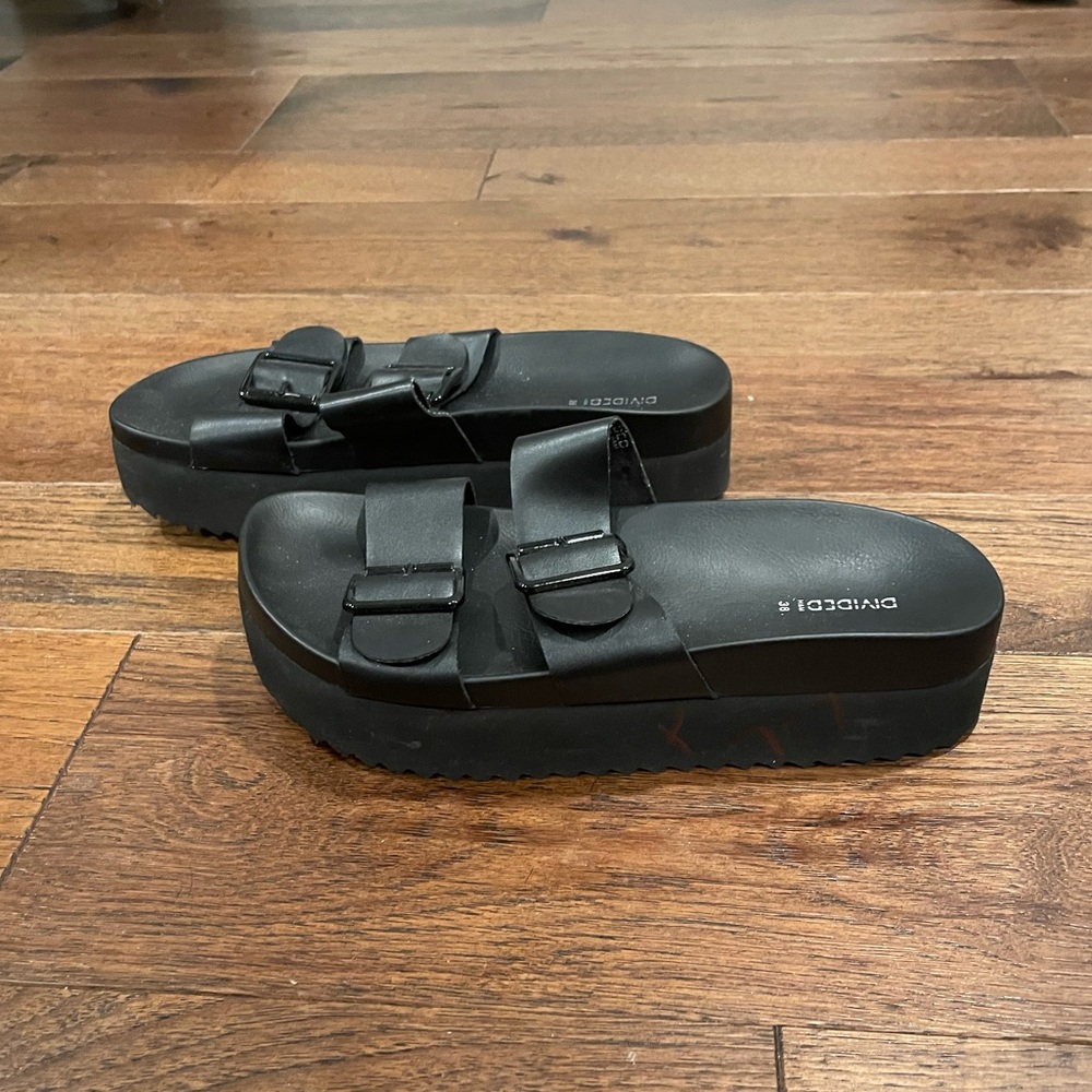 Platform Sandals - Picture 2 of 14